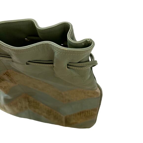 Vintage 1980's Leather Tote Shoulder Bag Green Gold Chevron - Picture 10 of 13